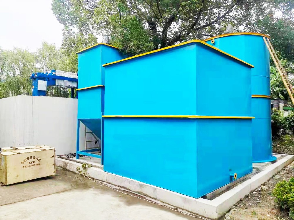 飲料廠加工廢水處理中的溶氣氣浮機(jī)設(shè)備